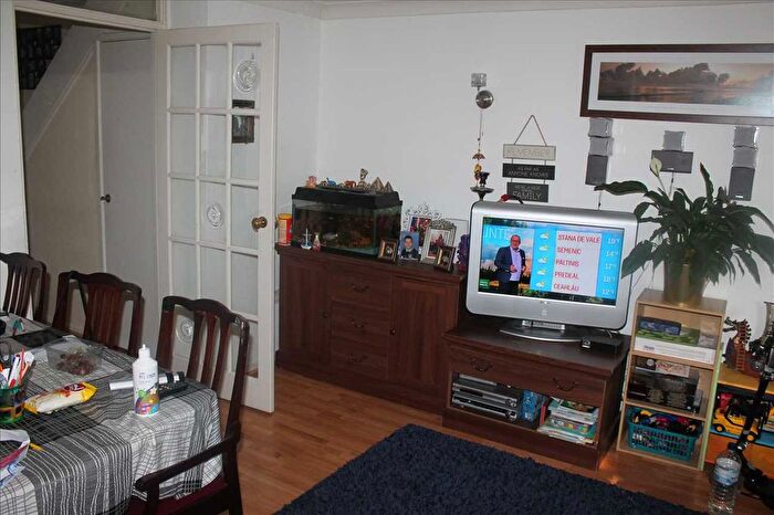 3 Bedroom End Of Terrace House To Rent In Shepherds Path, Northolt, UB5