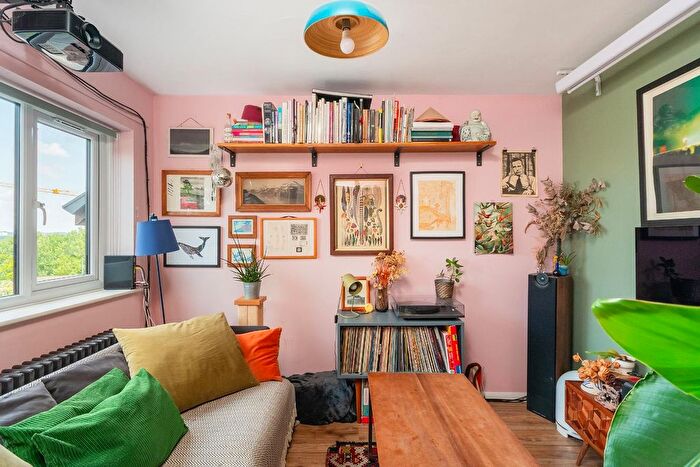 3 Bedroom Terraced House For Sale In Highgrove Street, Totterdown, BS4