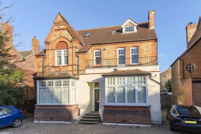 2 Bedroom Flat To Rent In Ambleside Avenue, London, SW16