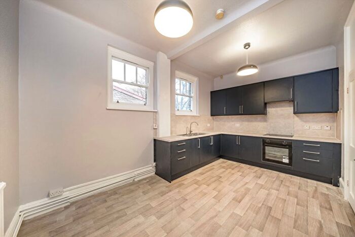 4 Bedroom Flat To Rent In Dressington Avenue, Brockley, SE4