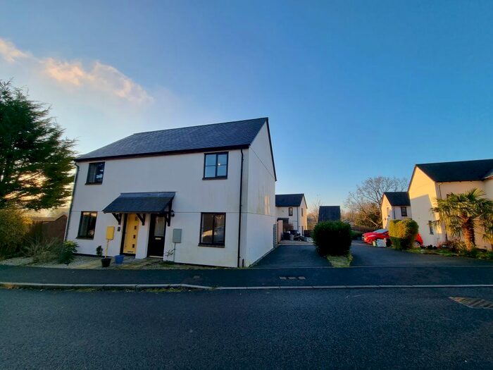 2 Bedroom Property To Rent In Warren Road, Tavistock, Devon PL19