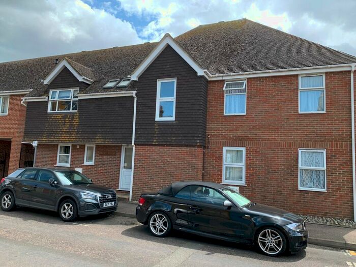 2 Bedroom Apartment To Rent In Paddock Road, Brent House Paddock Road, CT7