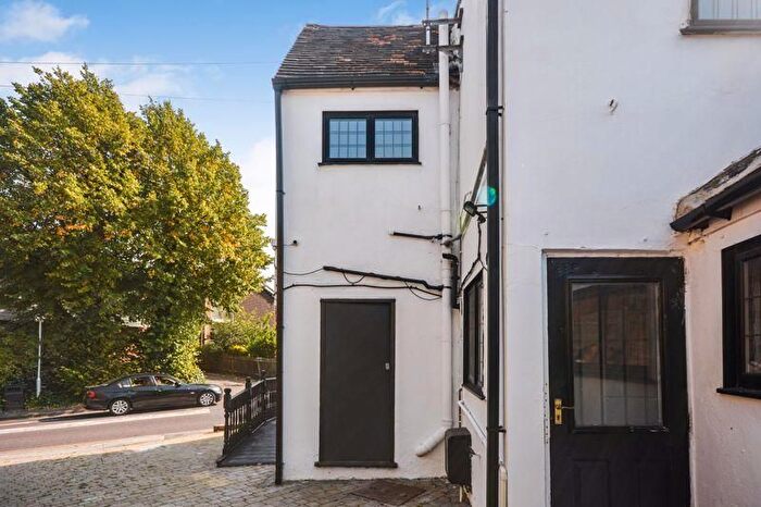 3 Bedroom Flat To Rent In Market Place, Abridge, Romford, RM4