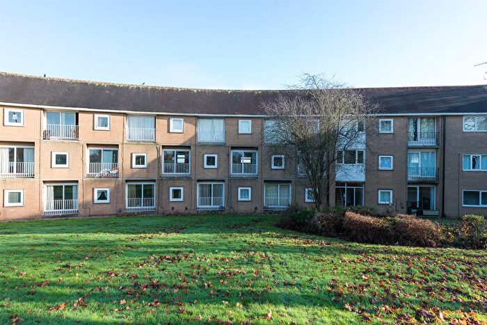 Studio To Rent In Queensway, Westlands, Newcastle, ST5