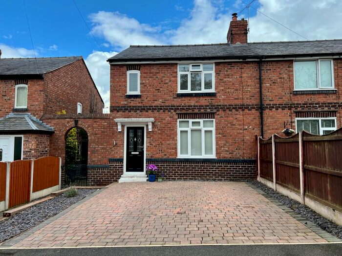 3 Bedroom Semi-Detached House For Sale In Park Avenue, Higher Kinnerton, Chester, CH4