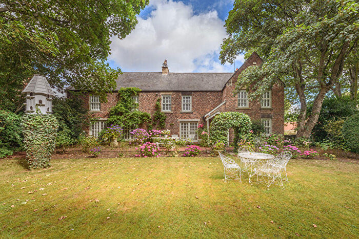 5 Bedroom Detached House For Sale In Red House Farm, Gosforth, Newcastle Upon Tyne, NE3