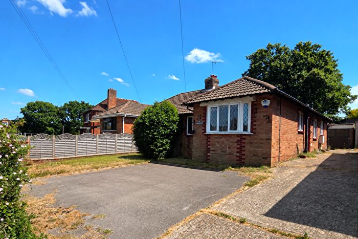 3 Bedroom Semi-Detached Bungalow For Sale In Blackbrook Road, Fareham, PO15