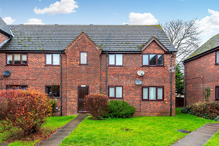 1 Bedroom Apartment For Sale In Oliver Close, Rushden, NN10