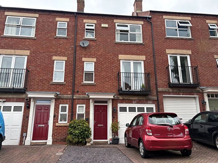 3 Bedroom Town House For Sale In Auction Close, Ashbourne, DE6