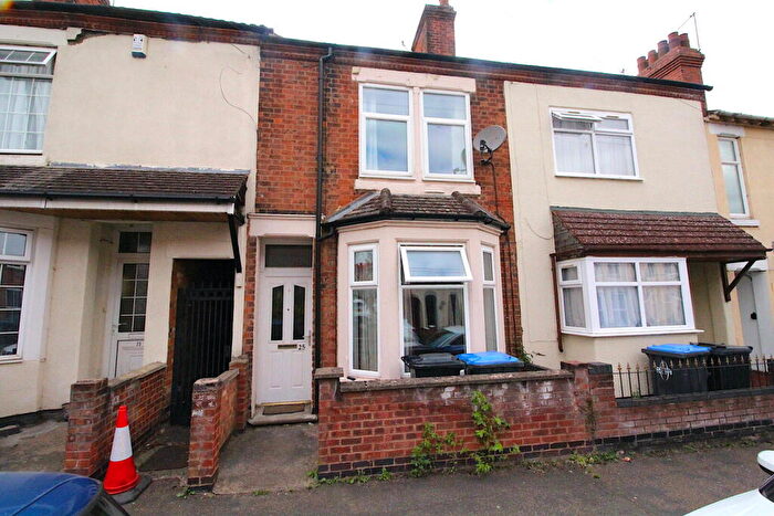 3 Bedroom House To Rent In Lodge Road, Rugby, CV21