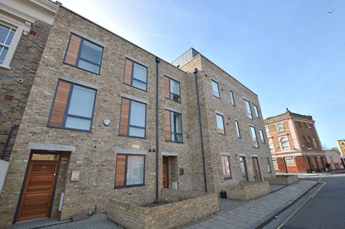 1 Bedroom Flat To Rent In Goldsmith Road, London, SE15