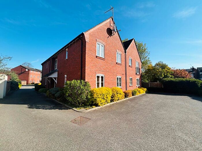 2 Bedroom Apartment To Rent In Coach House Mews, Warwick, CV34
