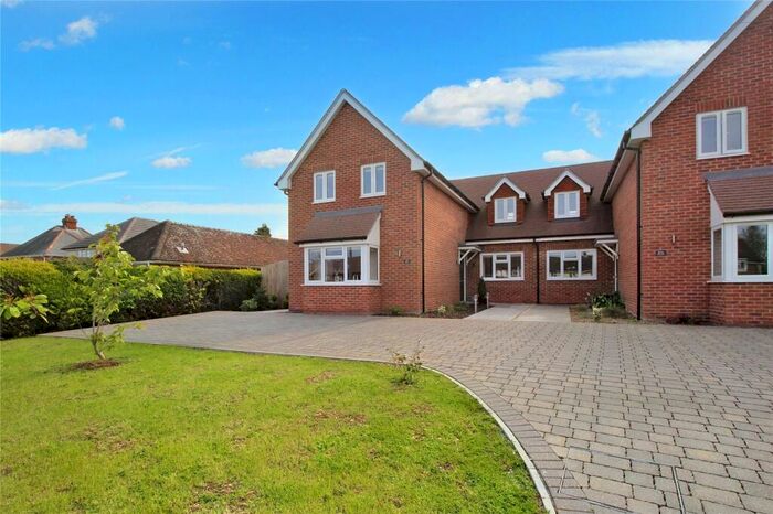 3 Bedroom Semi-Detached House To Rent In Anstey Lane, Alton, Hampshire, GU34