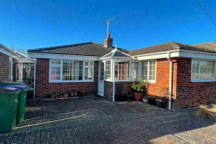 3 Bedroom Bungalow To Rent In Dunstall Gardens, Romney Marsh, TN29