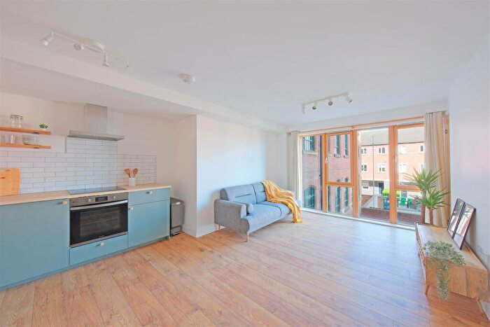 2 Bedroom Apartment To Rent In Raleigh Street, Nottingham, NG7