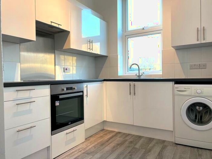 2 Bedroom Flat To Rent In Hill Top Lane, Saffron Walden, CB11