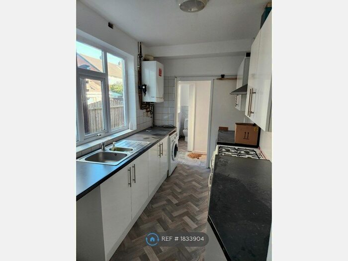 3 Bedroom Terraced House To Rent In Tomkinson Road, Nuneaton, CV10