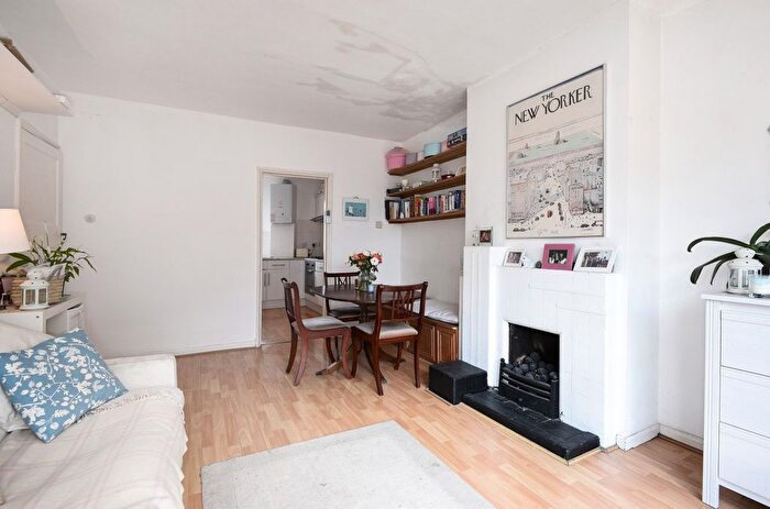 2 Bedroom Flat For Sale In Effie Road, London, SW6