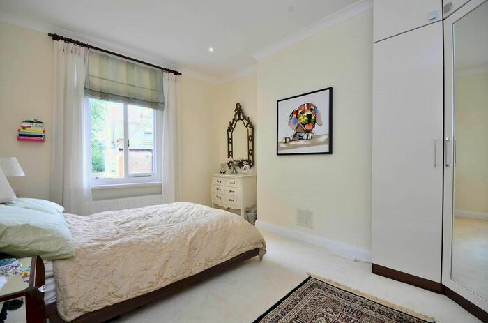 2 Bedroom Flat To Rent In Marlborough Road, London, W4