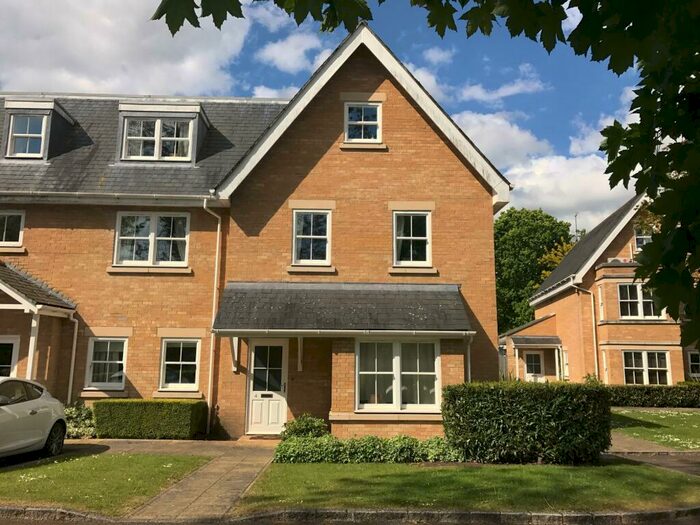 1 Bedroom Apartment To Rent In Lexington Place, Seymour Road, Hampton Wick, KT1