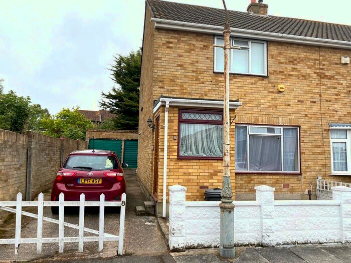2 Bedroom Semi-Detached House To Rent In The Oaks, Hayes, UB4