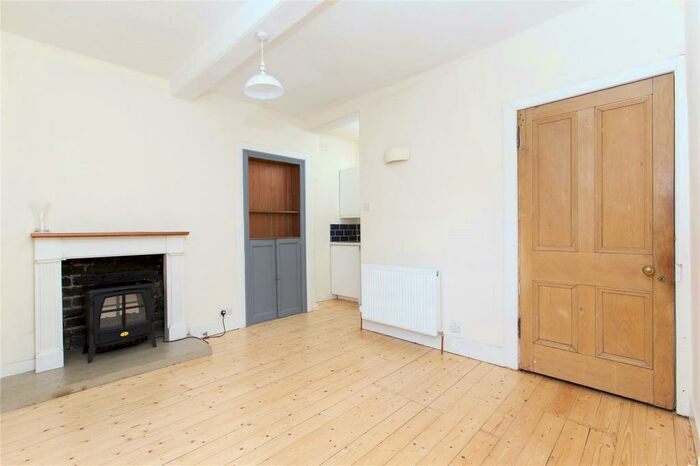 1 Bedroom Flat To Rent In Leslie Place, Stockbridge, Edinburgh, EH4