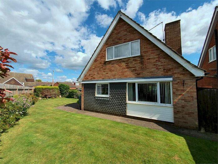 3 Bedroom Detached House For Sale In Wallwin Close, Roade, Northampton, NN7