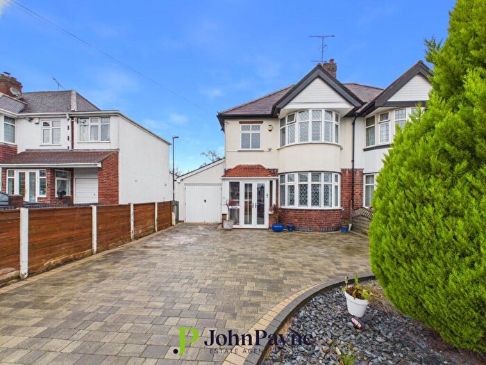 3 Bedroom Semi Detached House For Sale In Baginton Road, Styvechale, Coventry, CV3
