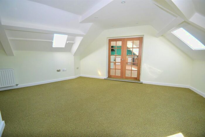 3 Bedroom Flat To Rent In Penthouse - Roxburgh Apartments, Whitley Bay, NE26