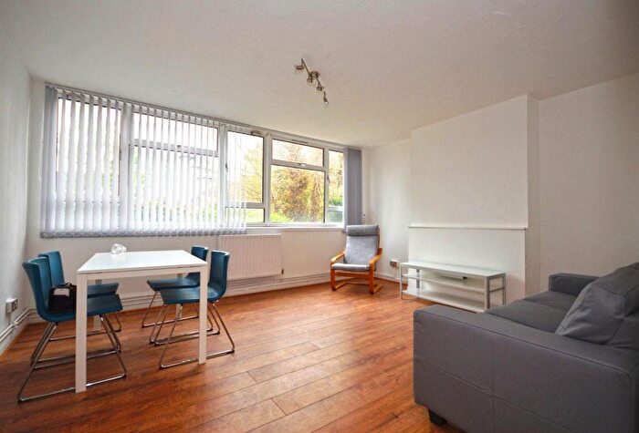 3 Bedroom Flat To Rent In Chipka Street, Isle Of Dogs, E14