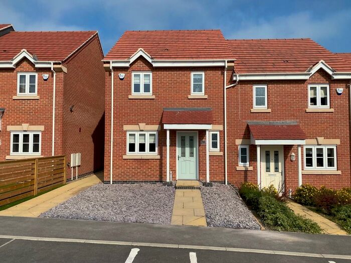 3 Bedroom Semi-Detached House To Rent In Brierley Road, Waingroves, Ripley, DE5