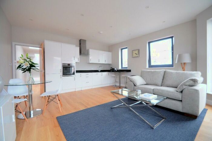 1 Bedroom Flat To Rent In High Street, Guildford, Surrey, GU1