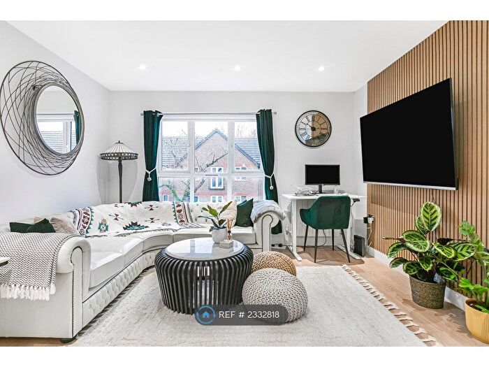 2 Bedroom Flat To Rent In Eco Court, Kingston Upon Thames, KT2