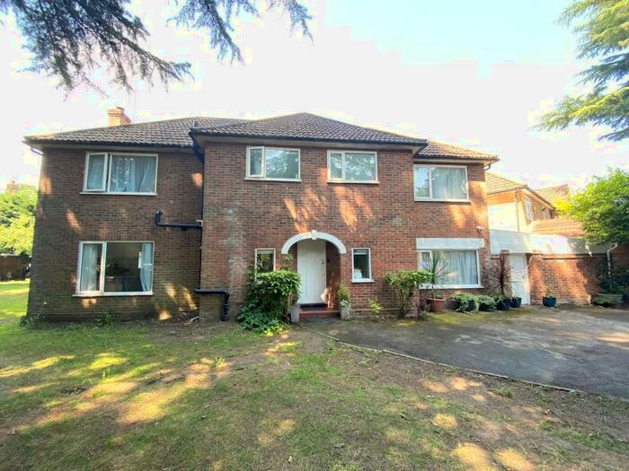 4 Bedroom Terraced House To Rent In West Byfleet, KT14