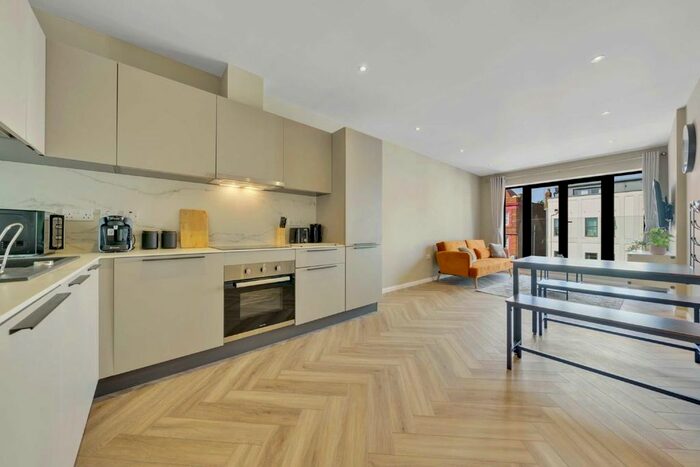 2 Bedroom Flat To Rent In Canberra Road, London, W13