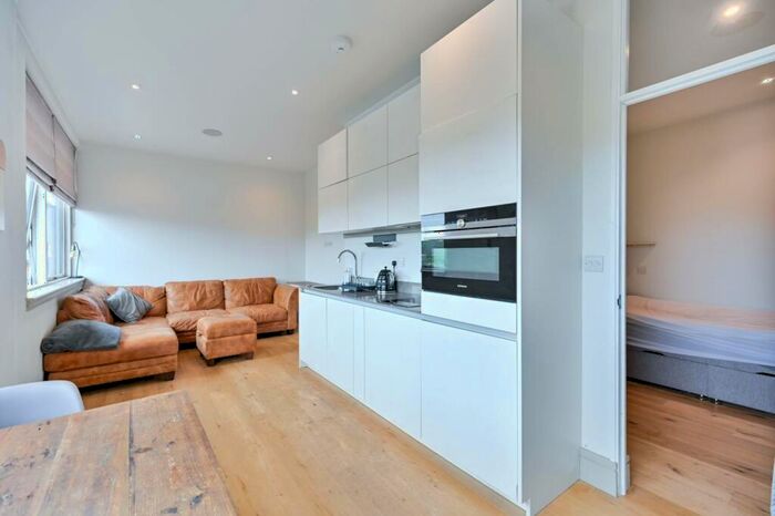 Studio To Rent In Britannic House, New Malden, KT3