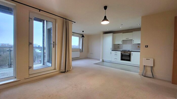 2 Bedroom Flat For Sale In Hammonds Drive, Fengate, Peterborough, PE1