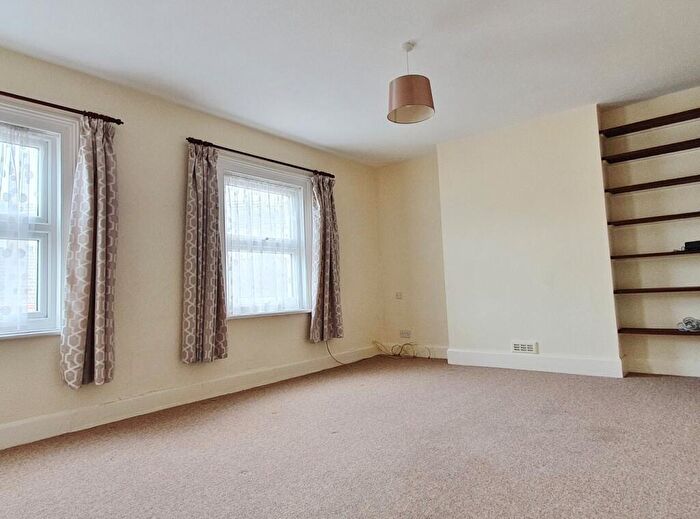 1 Bedroom Flat To Rent In Ashford Road, BN21
