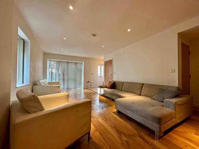 4 Bedroom Semi-Detached House To Rent In Park Lodge Avenue, West Drayton, UB7