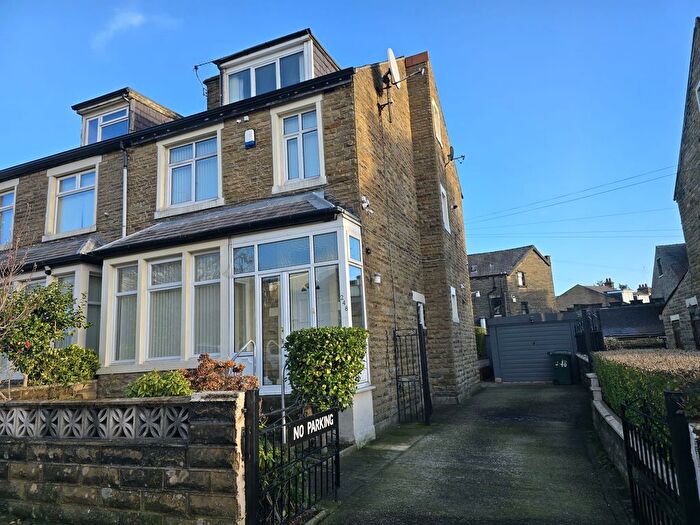 4 Bedroom Semi Detached House For Sale In Upper Woodlands Road, Bradford, BD8