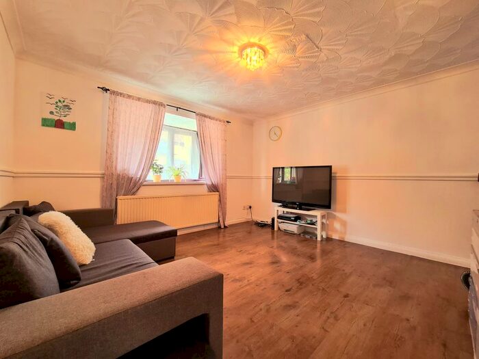 2 Bedroom House To Rent In Harrier Mews, London, SE28