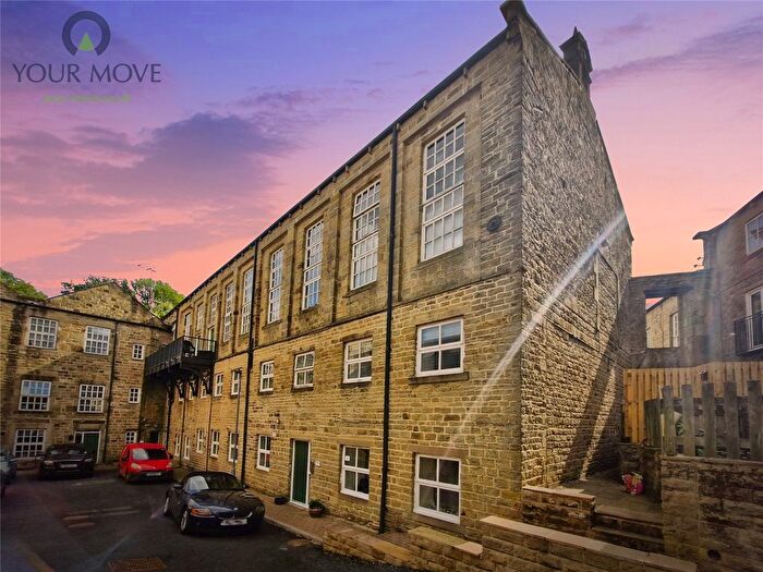 2 Bedroom Flat To Rent In Woodcote Fold, Oakworth, Keighley, West Yorkshire, BD22