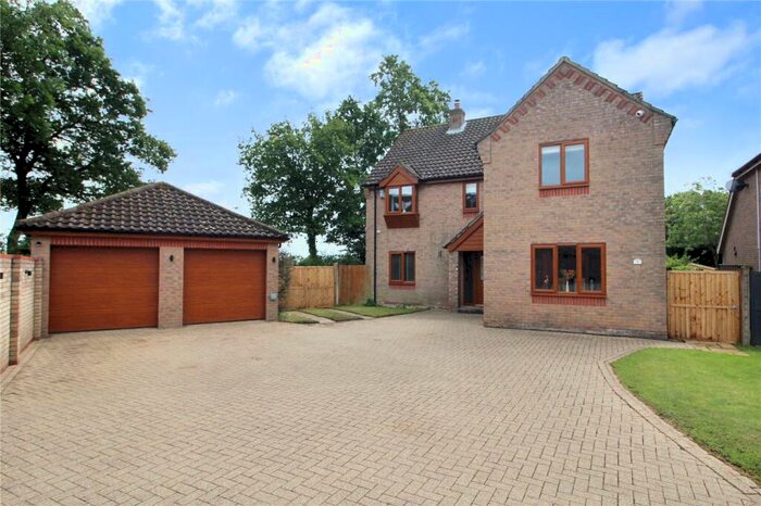 4 Bedroom Detached House For Sale In Brooks Meadow, Poringland, Norwich, Norfolk, NR14