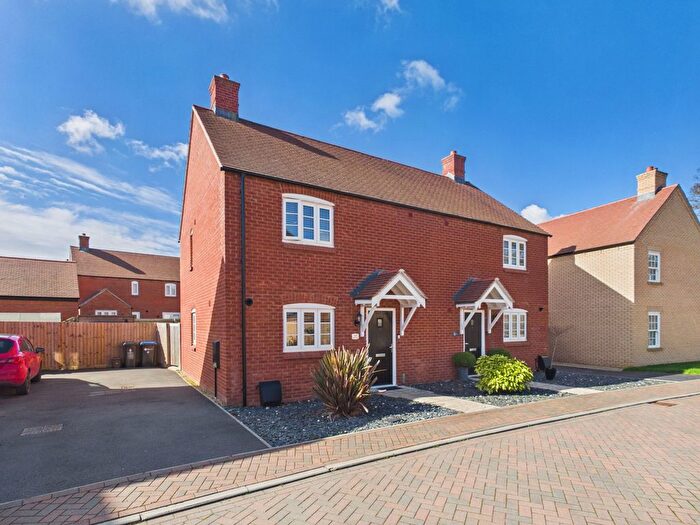 3 Bedroom Semi Detached House For Sale In Hamilton Drive, Towcester, NN12