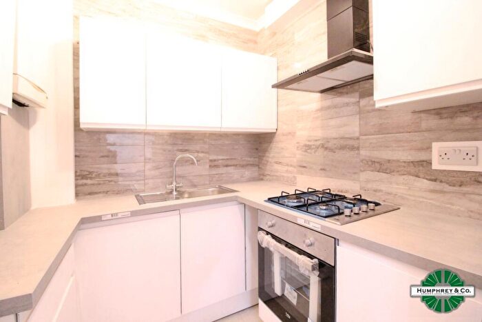 2 Bedroom Flat To Rent In Green Lanes, N16