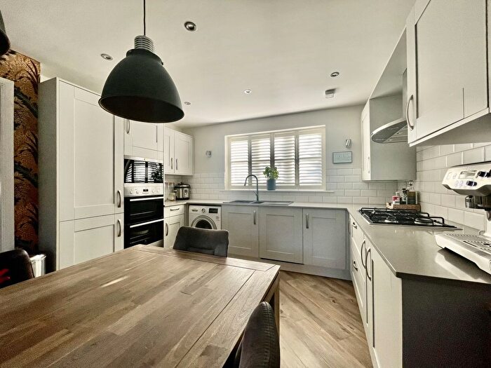 3 Bedroom Semi-Detached House For Sale In Brewster Road, Gainsborough, DN21