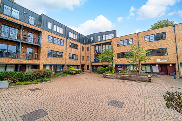 1 Bedroom Apartment For Sale In Mildmay Avenue, Islington, London, N1