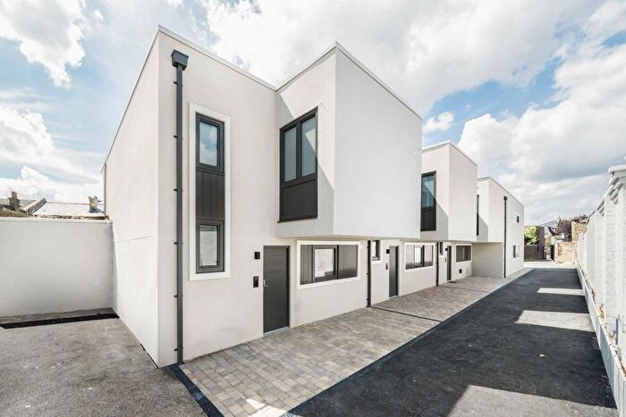 4 Bedroom Property To Rent In Rigeley Road, London, NW10