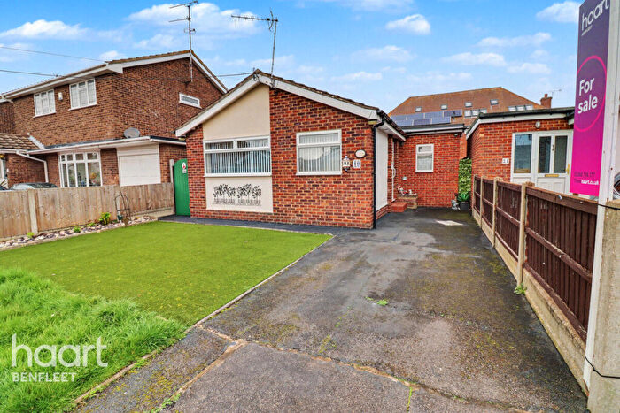 2 Bedroom Bungalow For Sale In Strasbourg Road, Canvey Island, SS8