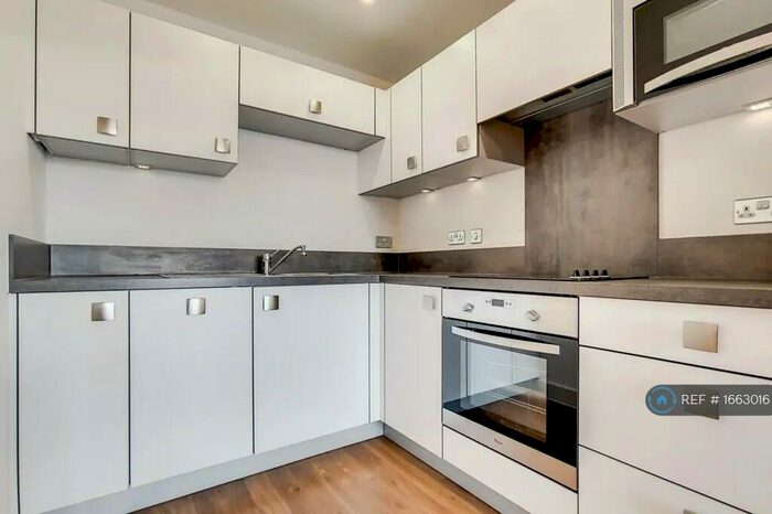 1 Bedroom Flat To Rent In Roma Court, London, SE13